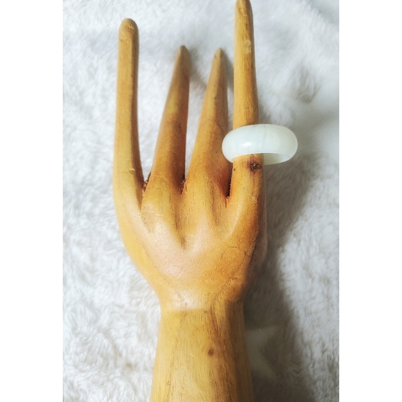 Stone ring  size 91/2- 10 aprox.NWOT - Picture 2 of 4